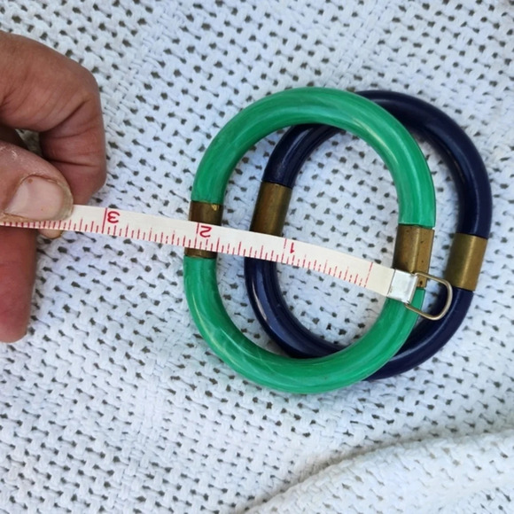 Vintage Oval Shape Modernist Bangles - Picture 4 of 6